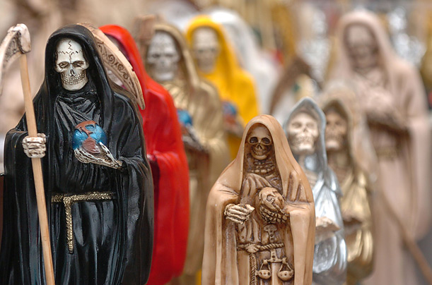 Santa Muerte: Significado de la túnica